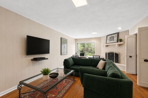 Tiny photo for 3856 Rutgers Lane, Northbrook, IL 60062 (MLS # 12697789)