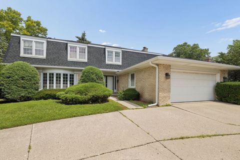 Tiny photo for 3856 Rutgers Lane, Northbrook, IL 60062 (MLS # 12697789)