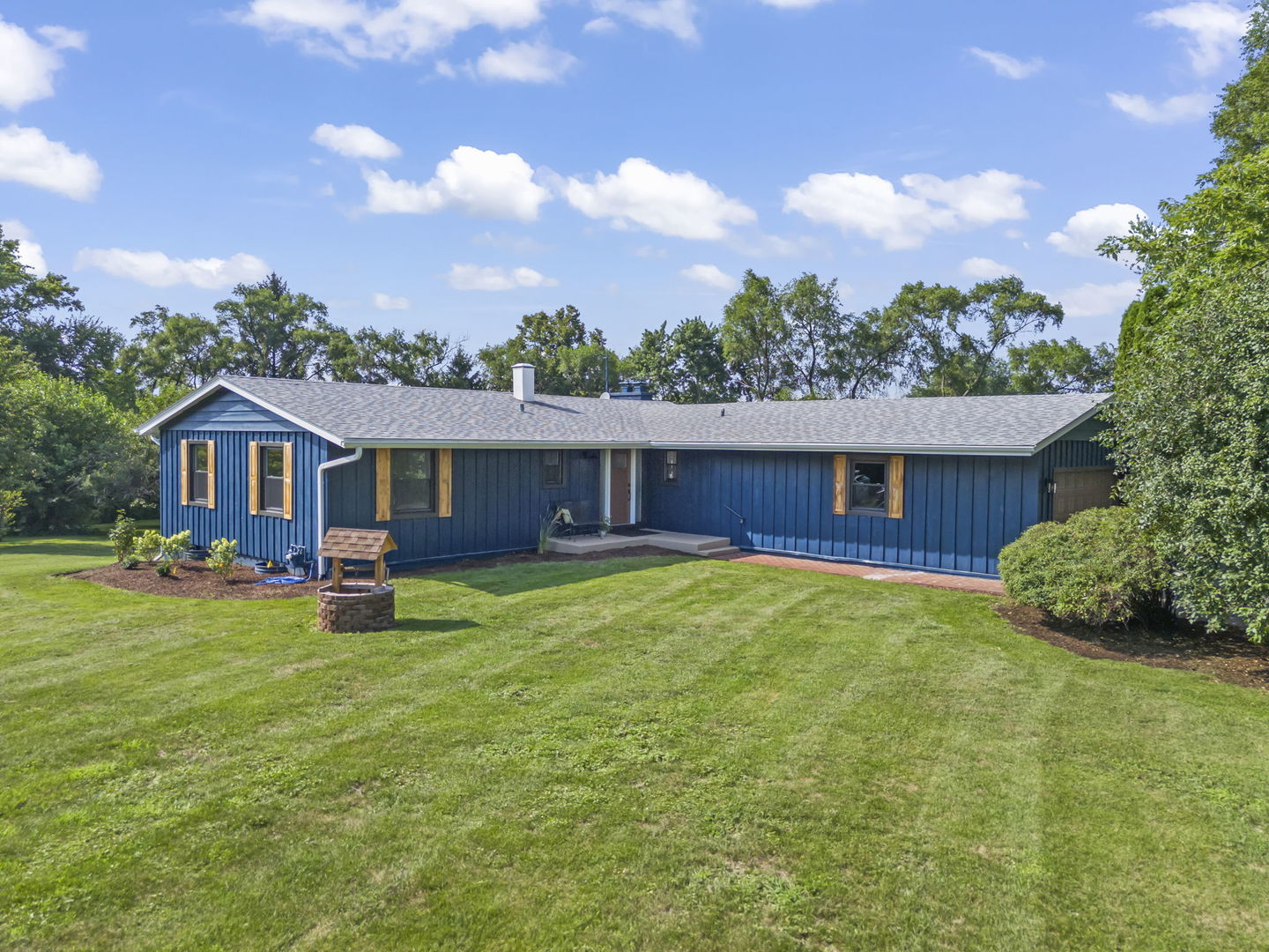 23W570 PINE Drive
