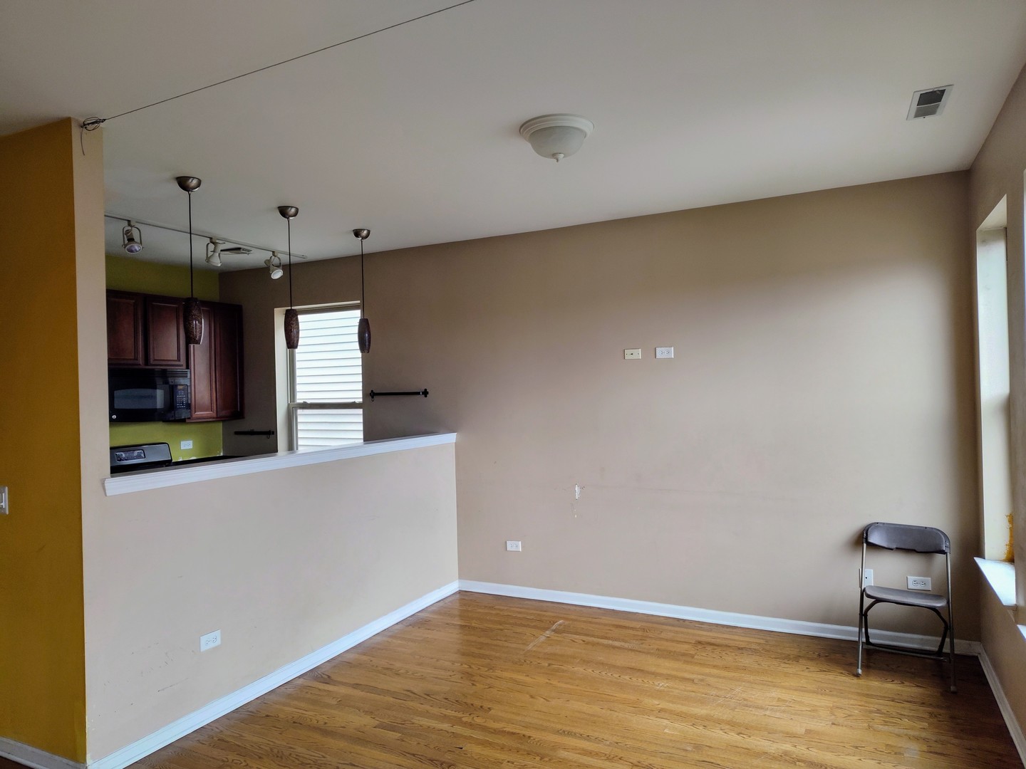 Photo 5 of 16 of 809 S Kedzie Avenue C condo