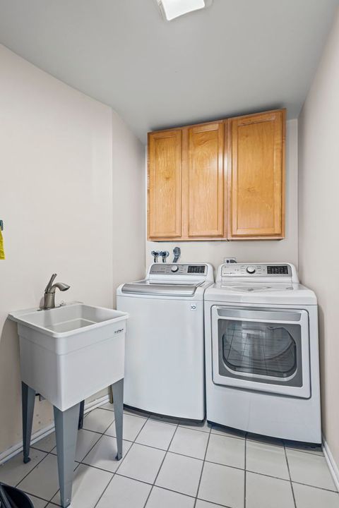 Tiny photo for 1024 Sussex Drive, Northbrook, IL 60062 (MLS # 12504474)