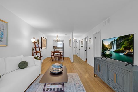 Tiny photo for 3746 N Central Avenue #3D, Chicago, IL 60634 (MLS # 12594604)