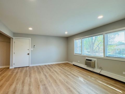 Tiny photo for 1443 Homestead Street #1NW, La Grange Park, IL 60526 (MLS # 12164834)