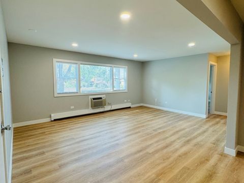 Tiny photo for 1443 Homestead Street #1NW, La Grange Park, IL 60526 (MLS # 12164834)