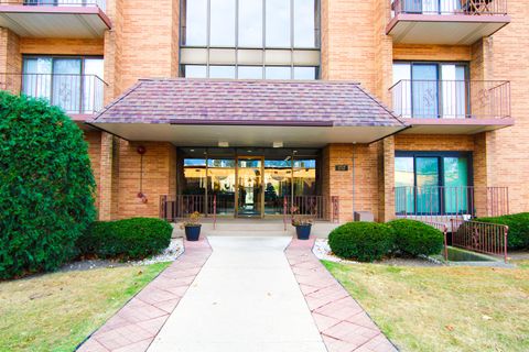 A home in Mount Prospect