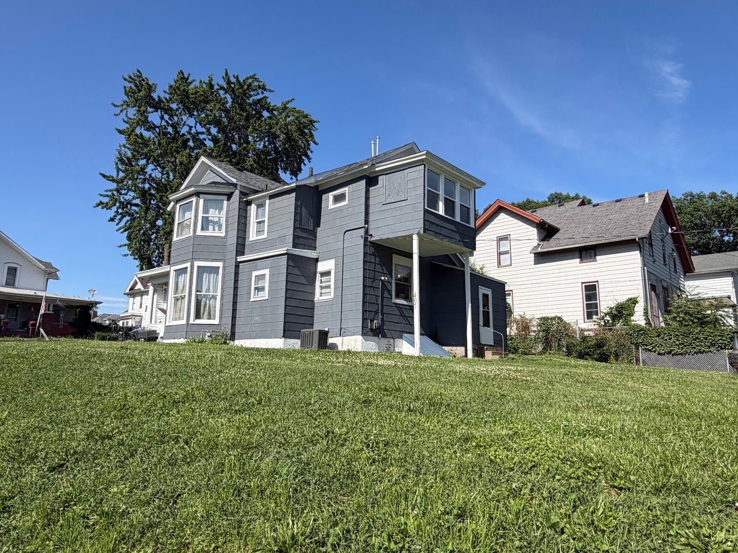 407 E 14th Street