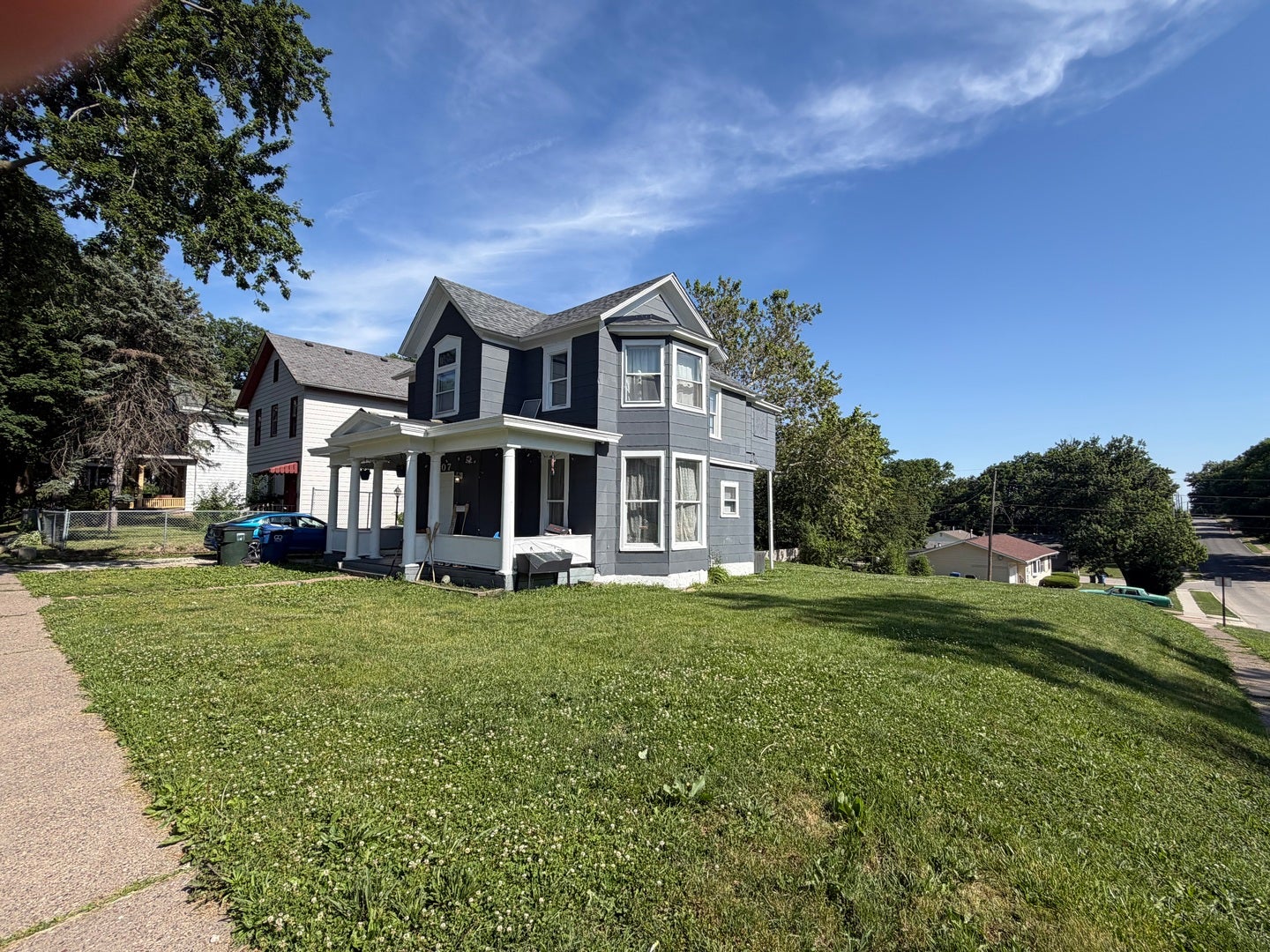 407 E 14th Street