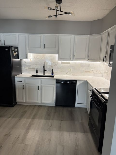 Tiny photo for 1349 E Washington Street #404, Des Plaines, IL 60016 (MLS # 12554387)