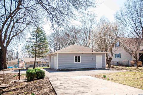 Tiny photo for 2510 Kentucky Rd Rd, Quincy, IL 62301 (MLS # 12554730)