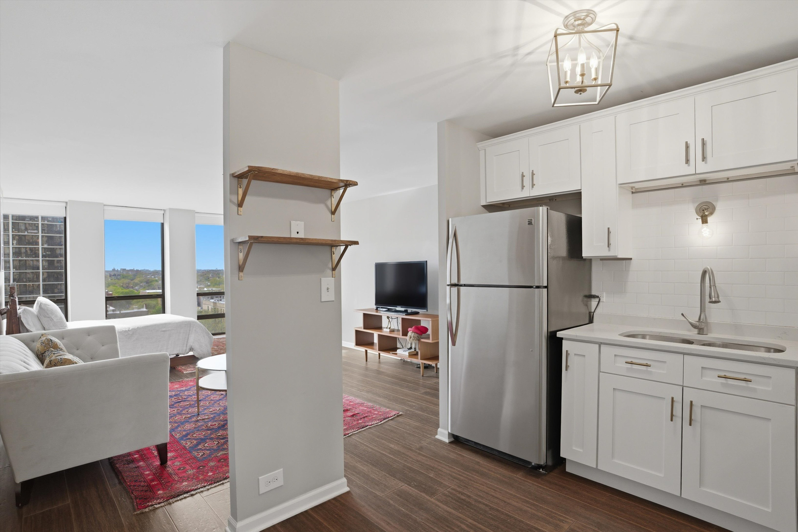 1660 N La Salle Drive 1004