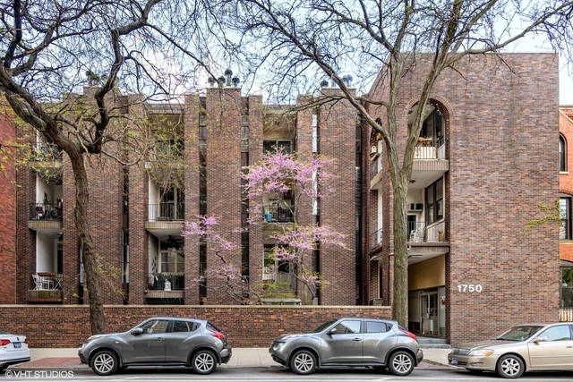 1750 N Wells Street 202