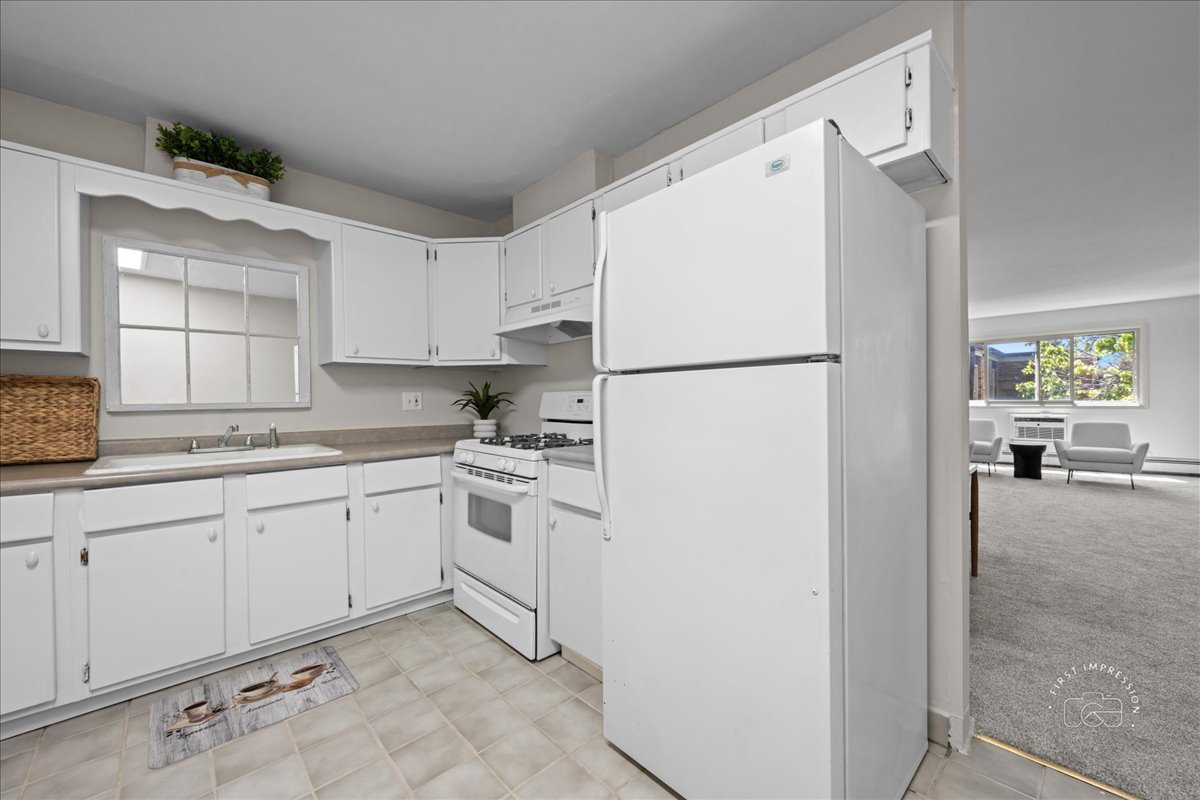 1313A S. Rebeeca Road 202