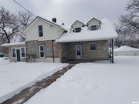 Photo of 2760 12TH Street, Rock Island, IL 61201 (MLS # QC4269851)