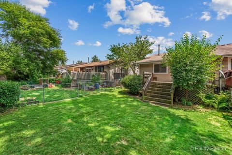 Tiny photo for 206 Troy Lane, Lombard, IL 60148 (MLS # 12465598)