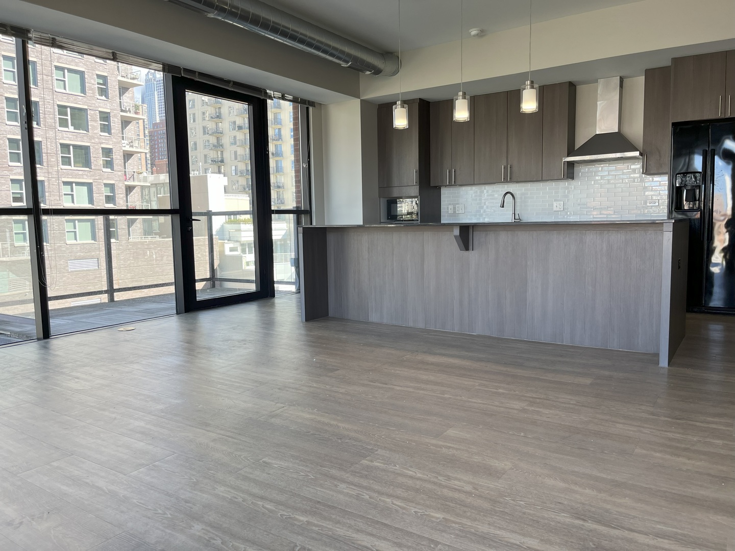 211 W Scott Street 508