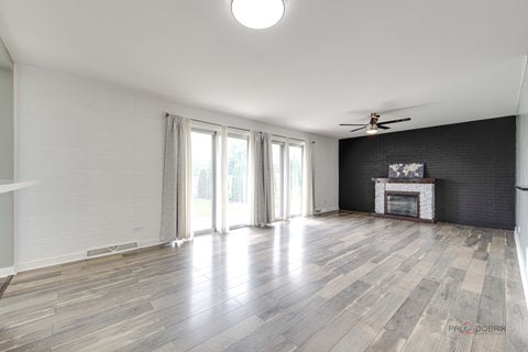 Tiny photo for 5 Wildwood Road, Elk Grove Village, IL 60007 (MLS # 12719775)