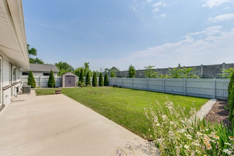 Tiny photo for 5 Wildwood Road, Elk Grove Village, IL 60007 (MLS # 12719775)
