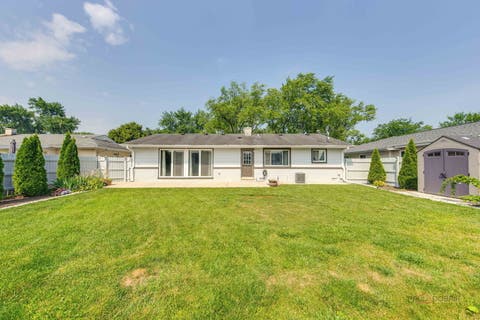 Tiny photo for 5 Wildwood Road, Elk Grove Village, IL 60007 (MLS # 12719775)