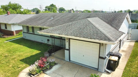 Photo of 5 Wildwood Road, Elk Grove Village, IL 60007 (MLS # 12719775)