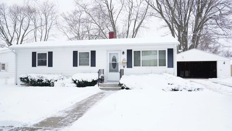 Photo of 615 Best Avenue, DeKalb, IL 60115 (MLS # 12528978)