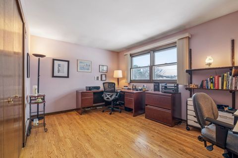 Tiny photo for 2439 N Windsor Drive, Arlington Heights, IL 60004 (MLS # 12558790)