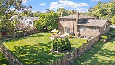 Tiny photo for 2439 N Windsor Drive, Arlington Heights, IL 60004 (MLS # 12558790)