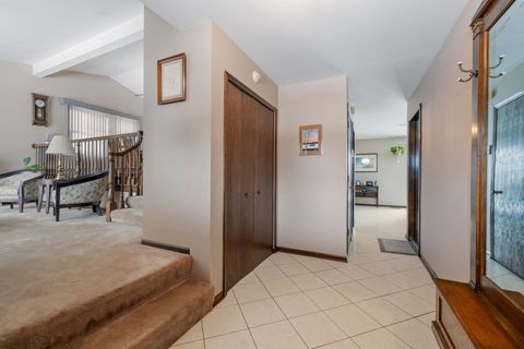 Tiny photo for 2439 N Windsor Drive, Arlington Heights, IL 60004 (MLS # 12558790)