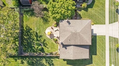 Tiny photo for 2439 N Windsor Drive, Arlington Heights, IL 60004 (MLS # 12558790)