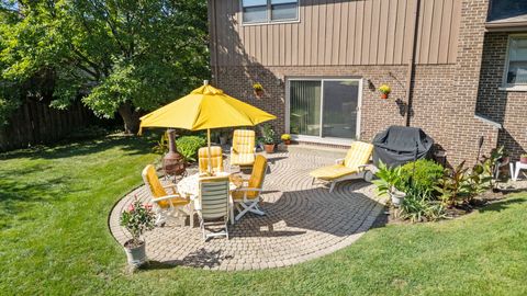 Tiny photo for 2439 N Windsor Drive, Arlington Heights, IL 60004 (MLS # 12558790)