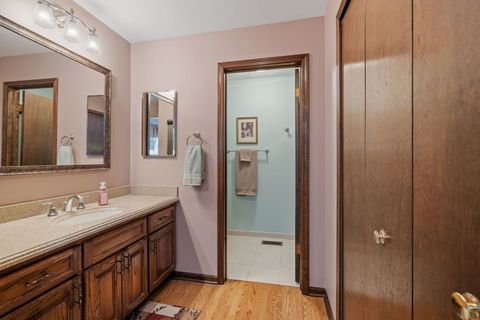 Tiny photo for 2439 N Windsor Drive, Arlington Heights, IL 60004 (MLS # 12558790)