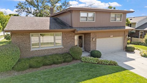 Tiny photo for 2439 N Windsor Drive, Arlington Heights, IL 60004 (MLS # 12558790)