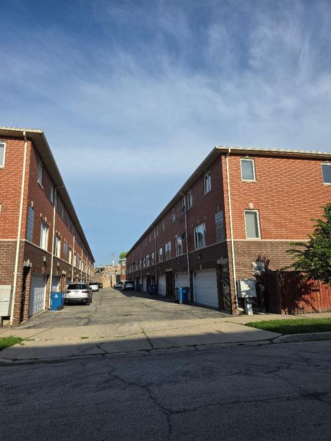 Photo of 3400 S Wolcott Avenue #I, Chicago, IL 60608 (MLS # 12429946)