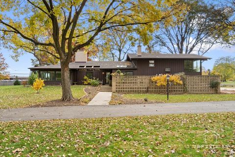 Photo of 3246 Landwehr Road, Northbrook, IL 60062 (MLS # 12511805)