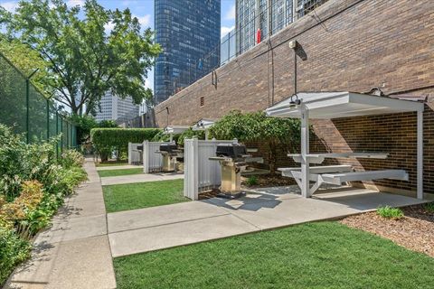 Tiny photo for 5455 N SHERIDAN Road #3115, Chicago, IL 60640 (MLS # 12470057)