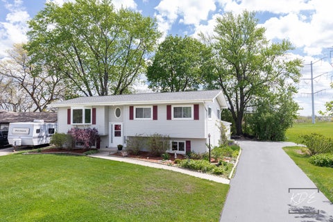 Tiny photo for 5385 Westview Lane, Lisle, IL 60532 (MLS # 12627366)