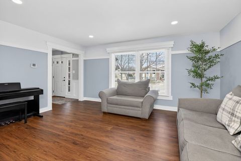 Tiny photo for 1542 Castlewood Drive, Wheaton, IL 60189 (MLS # 12581014)