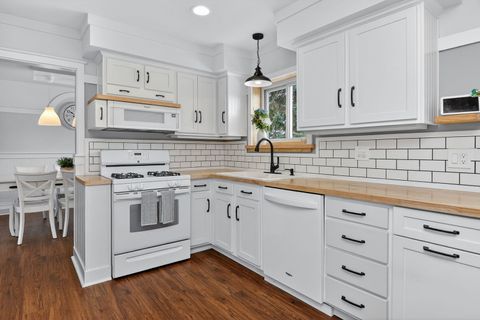 Tiny photo for 1542 Castlewood Drive, Wheaton, IL 60189 (MLS # 12581014)