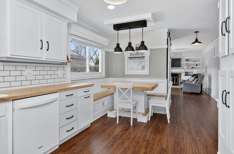 Tiny photo for 1542 Castlewood Drive, Wheaton, IL 60189 (MLS # 12581014)