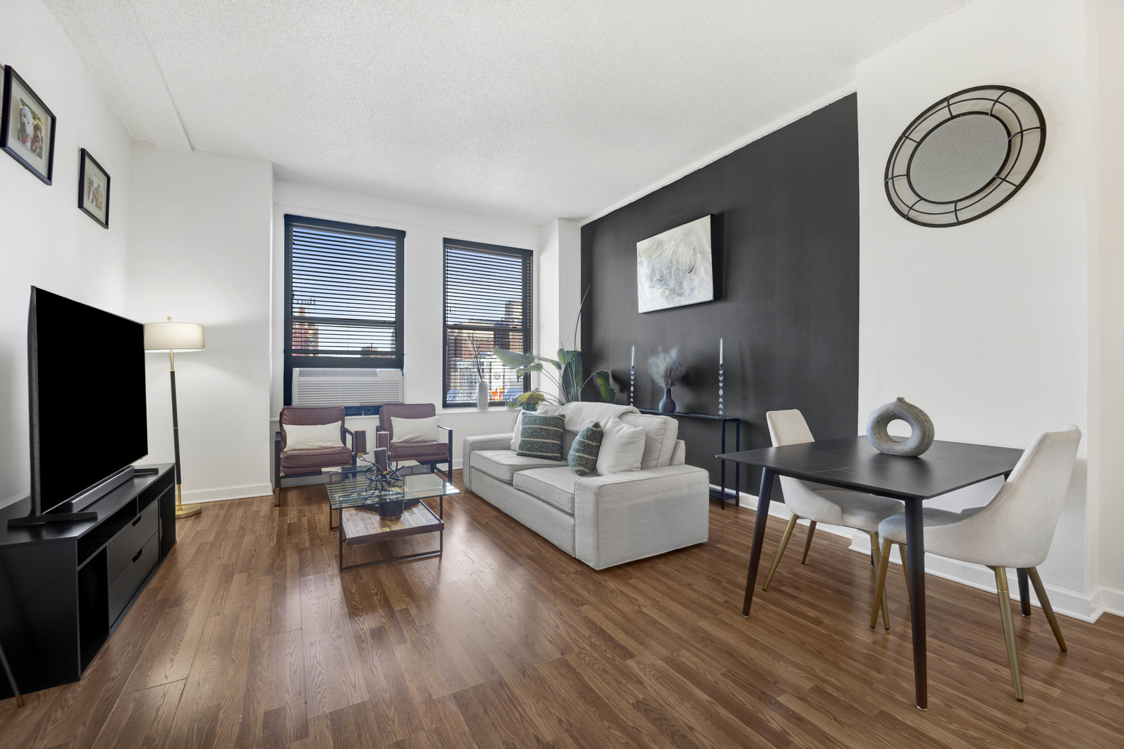 600 S Dearborn Street 1208