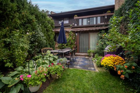 Tiny photo for 1716 Wildberry Drive #J, Glenview, IL 60025 (MLS # 12611772)