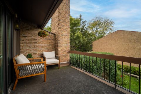 Tiny photo for 1716 Wildberry Drive #J, Glenview, IL 60025 (MLS # 12611772)