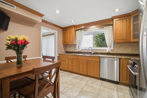 Tiny photo for 1716 Wildberry Drive #J, Glenview, IL 60025 (MLS # 12611772)