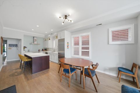 Tiny photo for 540 W Oakdale Avenue #4E, Chicago, IL 60657 (MLS # 12639003)