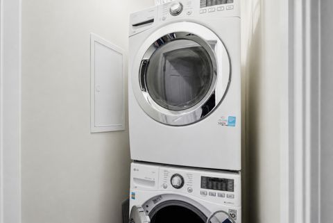Tiny photo for 540 W Oakdale Avenue #4E, Chicago, IL 60657 (MLS # 12639003)