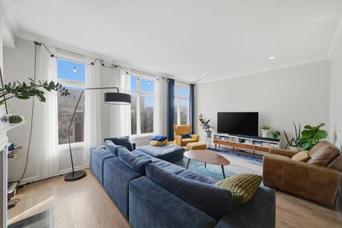 Tiny photo for 540 W Oakdale Avenue #4E, Chicago, IL 60657 (MLS # 12639003)