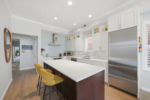 Tiny photo for 540 W Oakdale Avenue #4E, Chicago, IL 60657 (MLS # 12639003)
