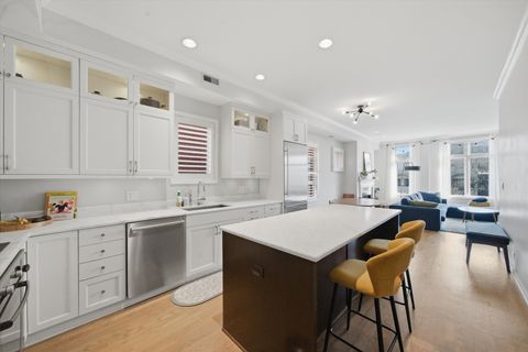 Tiny photo for 540 W Oakdale Avenue #4E, Chicago, IL 60657 (MLS # 12639003)