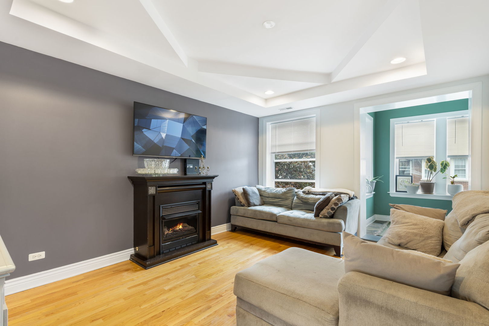 1437 W GREENLEAF Avenue 3N