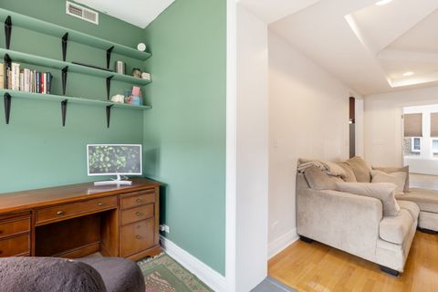 Tiny photo for 1437 W GREENLEAF Avenue #3N, Chicago, IL 60626 (MLS # 12640155)