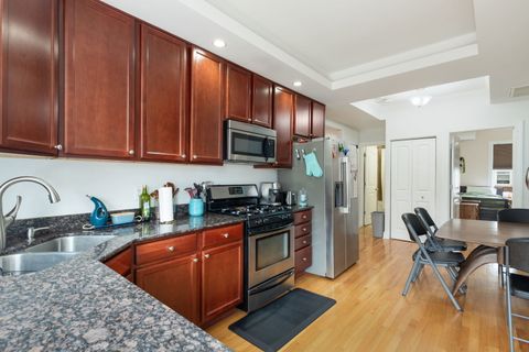 Tiny photo for 1437 W GREENLEAF Avenue #3N, Chicago, IL 60626 (MLS # 12640155)